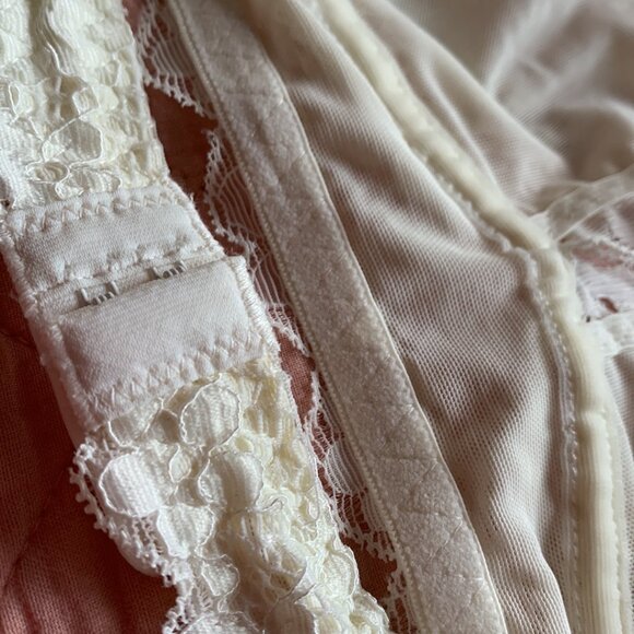 JOJOANS - Halter Lace Bralette - Wirefree Lace - Cream White - Large - Picture 6 of 10